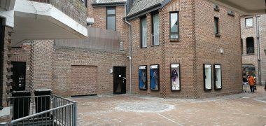 kleiner Markt nach Abbruch Betonpilz