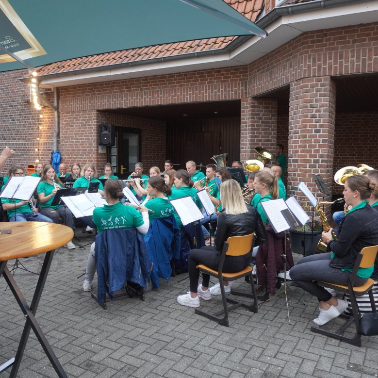 Feierabendmarkt Auwel-Holt