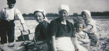 Gärtnersfrauen bei der Ernte Gärtnersfrauen bei der Ernte