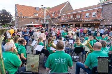 Feierabendmarkt Auwel-Holt