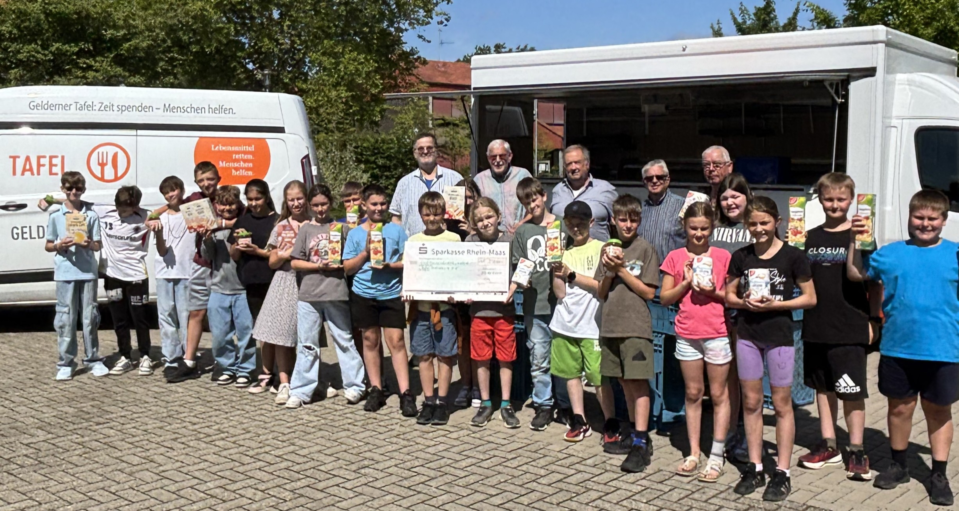 Sekundarschule spendet für Tafel Geldern
