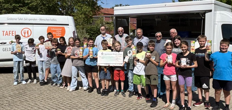 Sekundarschule spendet für Tafel Geldern